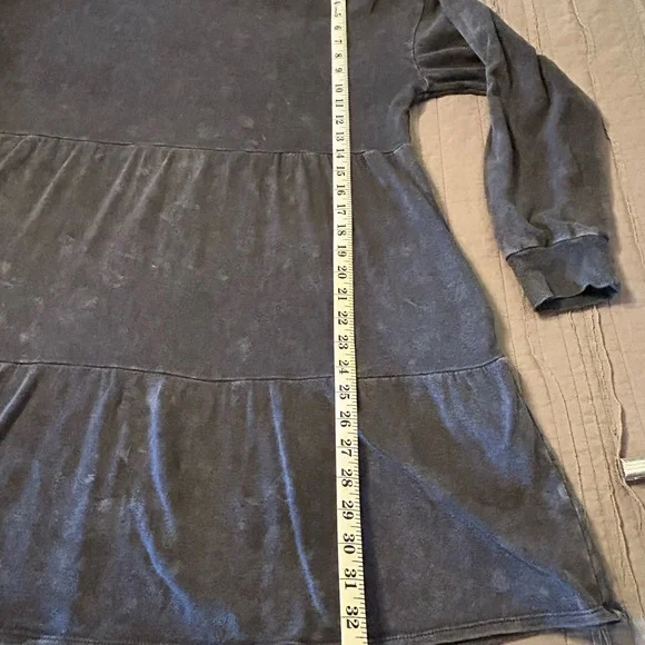 Dress - Picture 8 of 8